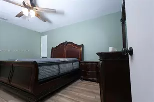 8050 Palmetto Palm Cir, Tamarac, FL 33321 - Photo 18