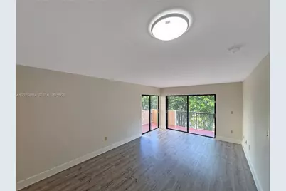 995 SW 84th Ave #309, Miami, FL 33144 - Photo 2