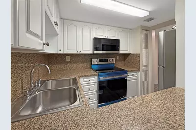 995 SW 84th Ave #309, Miami, FL 33144 - Photo 6