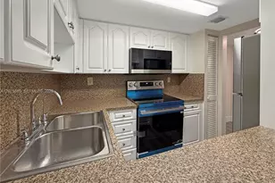 995 SW 84th Ave, Miami, FL 33144 - Photo 6