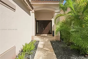 445 Conservation Dr, Weston, FL 33327 - Photo 2