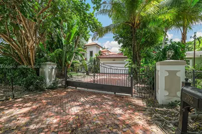 6550 SW 75th Ter, South Miami, FL 33143 - Photo 2