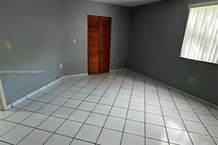 10257 NW 9th St Cir, Miami, FL 33172 - Photo 10