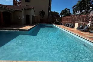 10257 NW 9th St Cir, Miami, FL 33172 - Photo 12