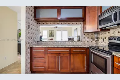2005 Ocean Walk Ter, Lauderdale by the Sea, FL 33062 - Photo 22