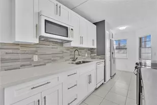 1300 SW 124th Terrace, Pembroke Pines, FL 33027 - Photo 10