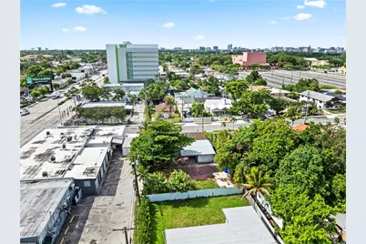 2723 NW 3rd St, Miami, FL 33125 - Photo 4