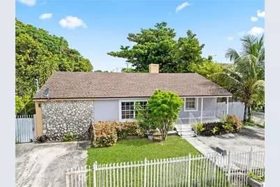 2723 NW 3rd St, Miami, FL 33125 - Photo 2