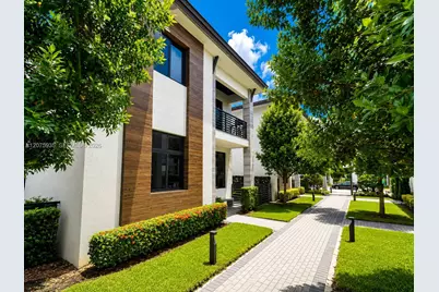 4318 NW 81st Ave, Doral, FL 33166 - Photo 2