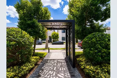 4318 NW 81st Ave, Doral, FL 33166 - Photo 6