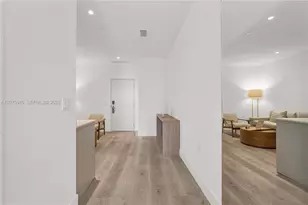 229 SW 9th St, Miami, FL 33130 - Photo 8