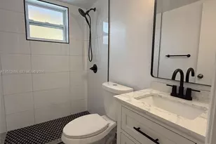 2775 W 61st Pl, Hialeah, FL 33016 - Photo 12
