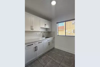 2775 W 61st Pl #202, Hialeah, FL 33016 - Photo 8