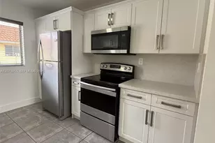 2775 W 61st Pl, Hialeah, FL 33016 - Photo 10