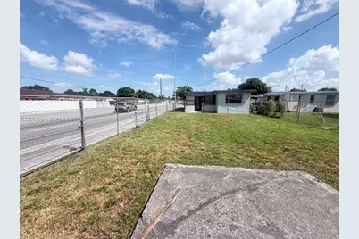 3190 NW 97th St, Miami, FL 33147 - Photo 20