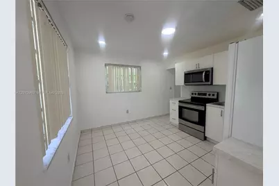 3821 SW 89th Ct #Front, Miami, FL 33165 - Photo 8