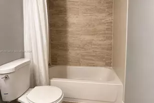 9440 Fontainebleau Blvd, Miami, FL 33172 - Photo 10