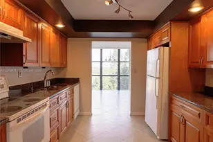 800 Parkview Dr, Hallandale Beach, FL 33009 - Photo 16