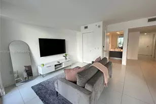 31 SE 6th St, Miami, FL 33131 - Photo 10