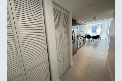 31 SE 6th St #1703, Miami, FL 33131 - Photo 2