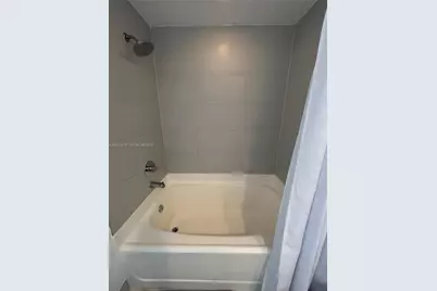 31 SE 6th St #1703, Miami, FL 33131 - Photo 18