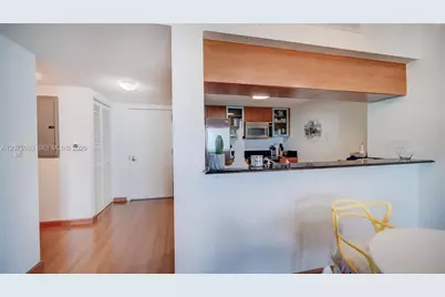 1800 N Bayshore Dr #2108, Miami, FL 33132 - Photo 10