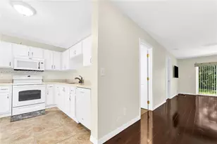 127 NW 108th Ave, Pembroke Pines, FL 33026 - Photo 10
