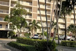 2751 N Palm Aire Dr, Pompano Beach, FL 33069 - Photo 1