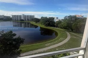 2751 N Palm Aire Dr, Pompano Beach, FL 33069 - Photo 16