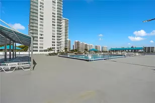 301 174th St, Sunny Isles Beach, FL 33160 - Photo 34