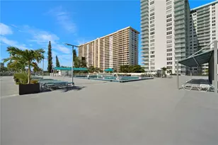 301 174th St, Sunny Isles Beach, FL 33160 - Photo 38