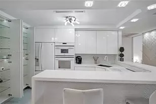 1717 N Bayshore Dr, Miami, FL 33132 - Photo 22