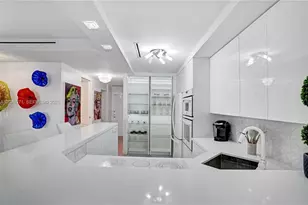 1717 N Bayshore Dr, Miami, FL 33132 - Photo 24