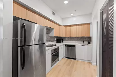 810 7th St #102, Miami Beach, FL 33139 - Photo 2