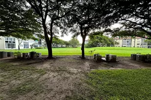 13105 SW 16th Ct, Pembroke Pines, FL 33027 - Photo 14