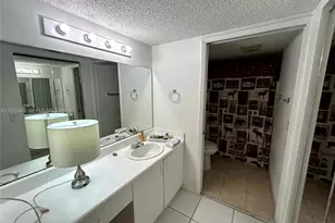 13105 SW 16th Ct, Pembroke Pines, FL 33027 - Photo 18