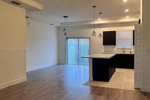 10437 NW 82nd St, Doral, FL 33178 - Photo 4
