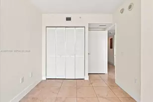 41 SE 5th St, Miami, FL 33131 - Photo 30