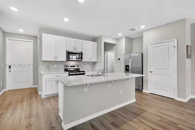 5610 SE Edgewater Cir, Stuart, FL 34997 - Photo 14