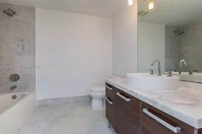 253 NE 2nd St #3805, Miami, FL 33132 - Photo 10
