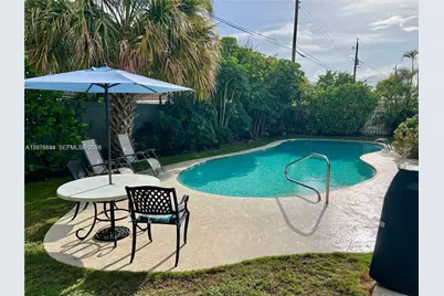 1241 Manor Dr, Singer Island, FL 33404 - Photo 2