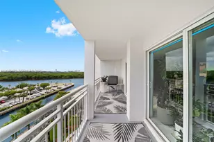 400 Kings Point Dr, Sunny Isles Beach, FL 33160 - Photo 36