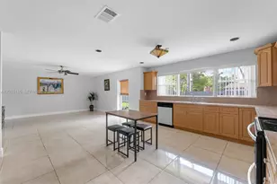 9835 SW 56th St, Miami, FL 33165 - Photo 6