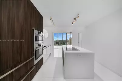 851 NE 1st Ave #2106, Miami, FL 33132 - Photo 1