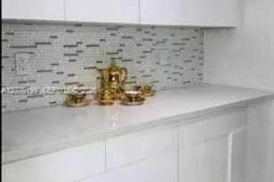 1980 NW 33rd Ct, Oakland Park, FL 33309 - Photo 12
