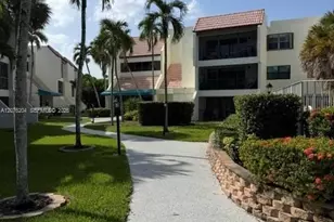 303 Racquet Club Rd, Weston, FL 33326 - Photo 2