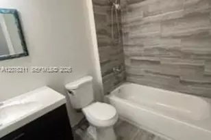40 Madrid Ln, Davie, FL 33324 - Photo 10