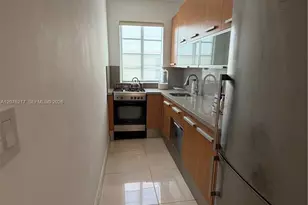 526 15th St, Miami Beach, FL 33139 - Photo 8
