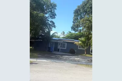 607 NW 42nd St, Oakland Park, FL 33309 - Photo 1