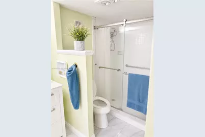 1100 Saint Charles Pl #504, Pembroke Pines, FL 33026 - Photo 8
